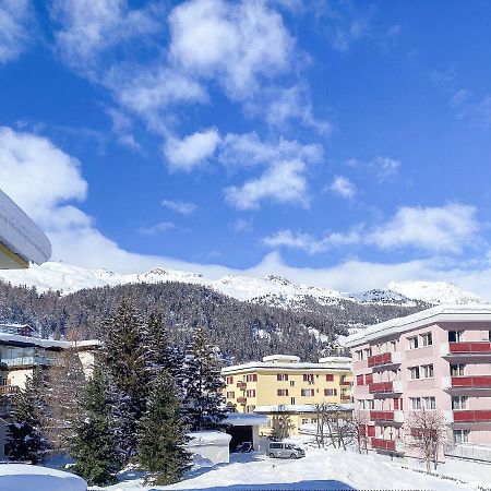 Zentrale Wohnung In St. Moritz Mit Grossem Balkon 外观 照片