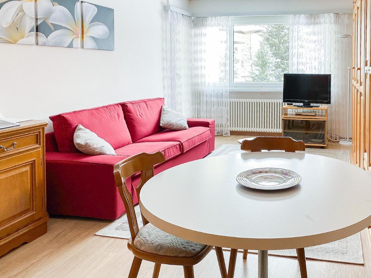 Zentrale Wohnung In St. Moritz Mit Grossem Balkon 外观 照片