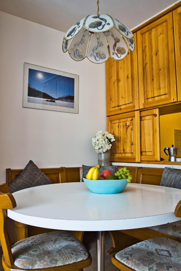 Zentrale Wohnung In St. Moritz Mit Grossem Balkon 外观 照片