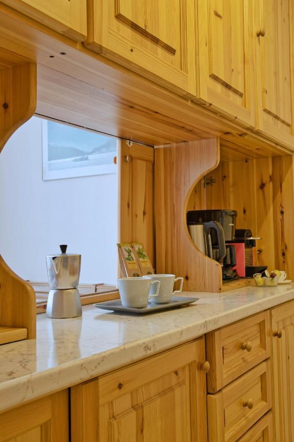 Zentrale Wohnung In St. Moritz Mit Grossem Balkon 外观 照片